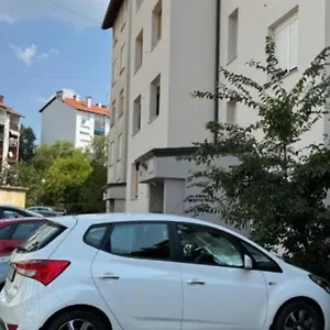  Apartment Tomy