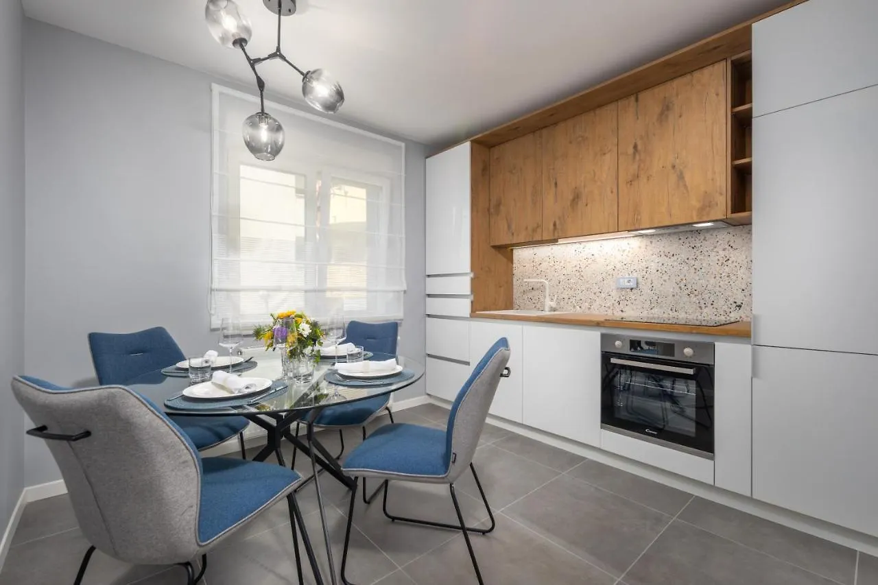 Blue Allure Apartment 리예카